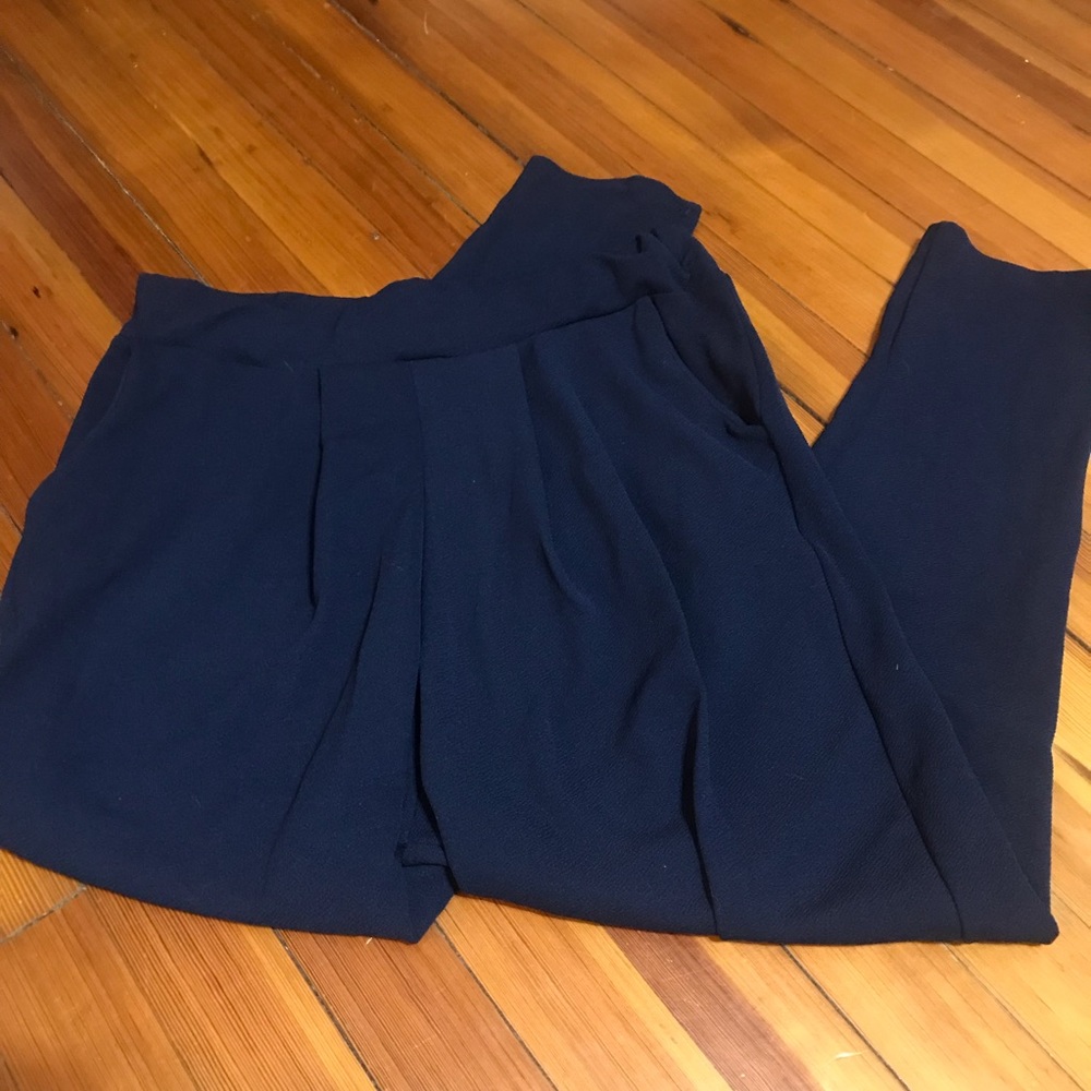 Boohoo plus size 16 navy blue pleated trousers